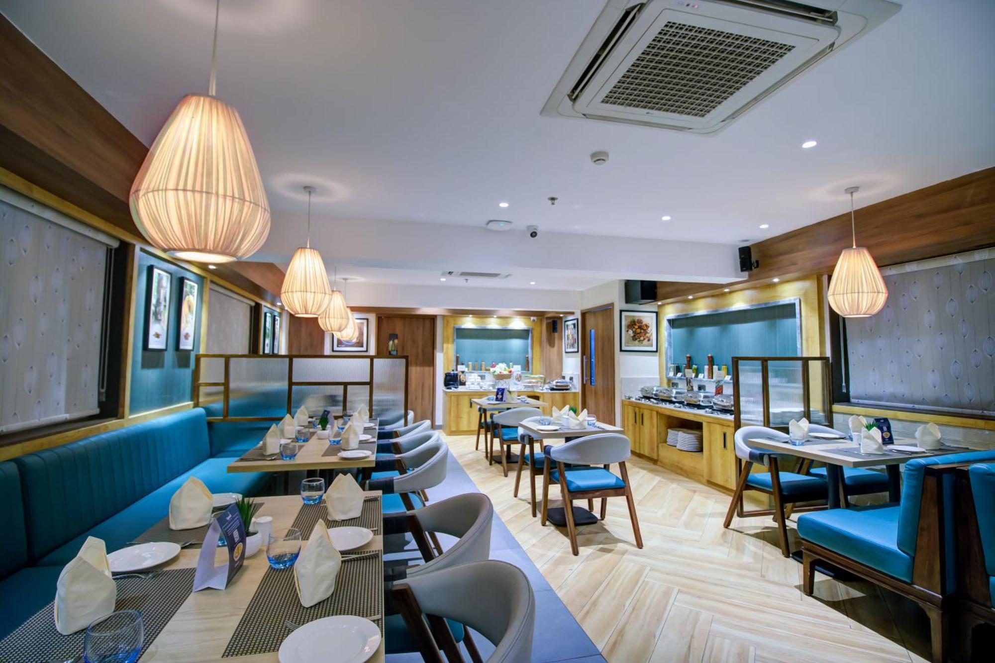 Cozzet Victoria Hotel Bhubaneswar Exteriör bild