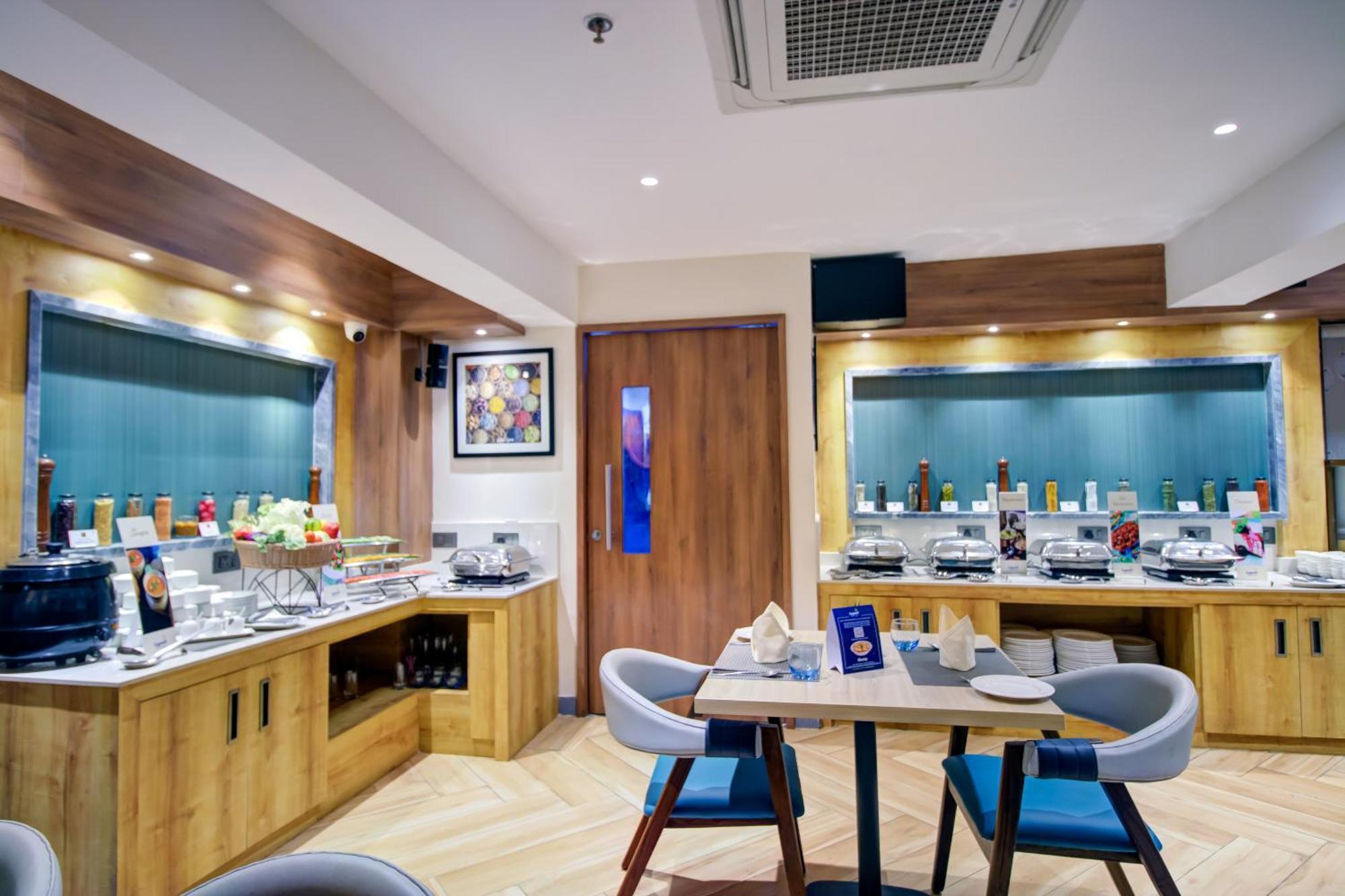 Cozzet Victoria Hotel Bhubaneswar Exteriör bild