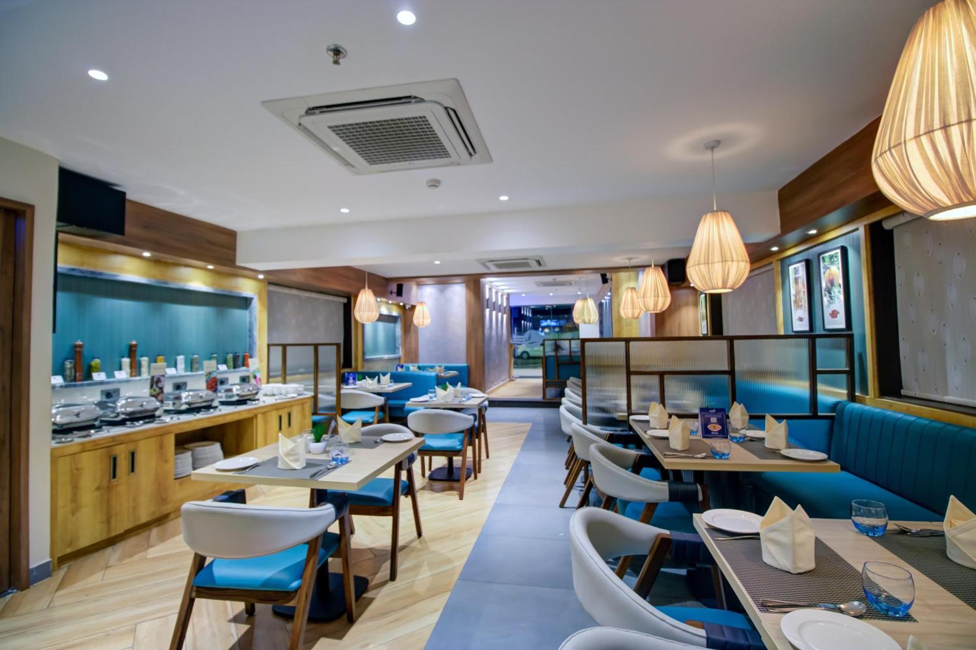 Cozzet Victoria Hotel Bhubaneswar Exteriör bild